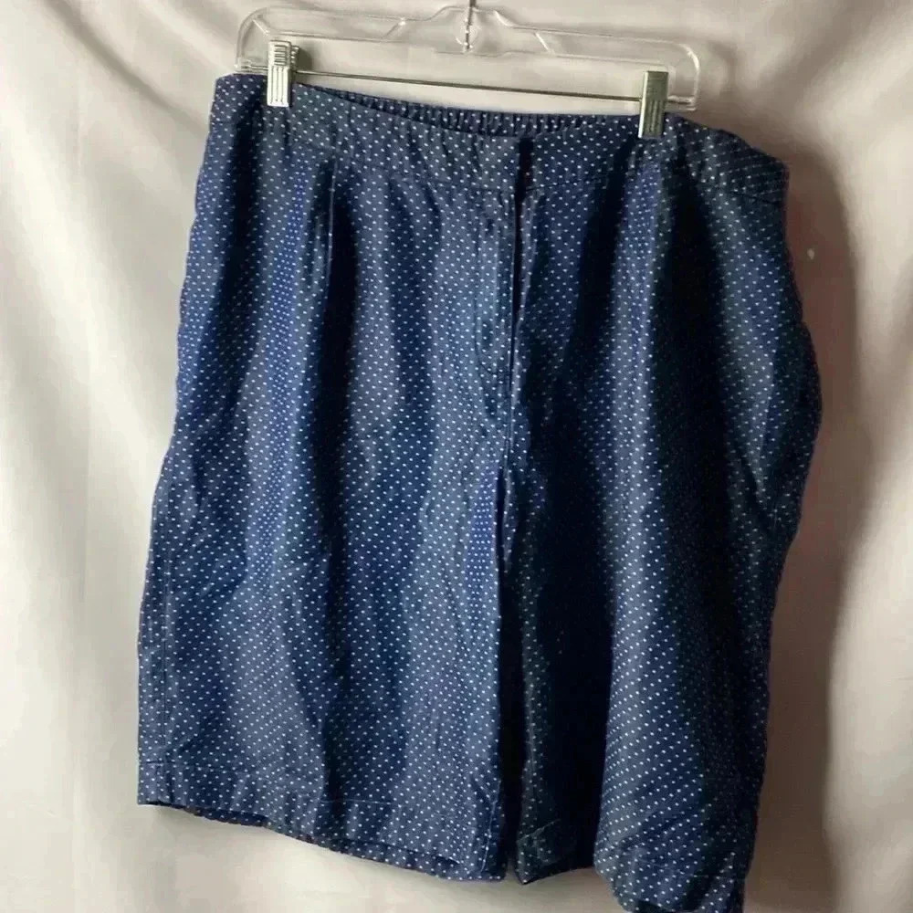 NWT CHICOS WO SIZE 16 BERMUDA‎ SHORTS CHAMBRAY BLUE WITH DOT PRINT POCKETS  NEW - Picture 3 of 12